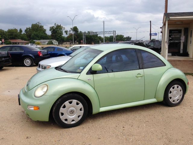 Volkswagen New Beetle 2000 photo 4