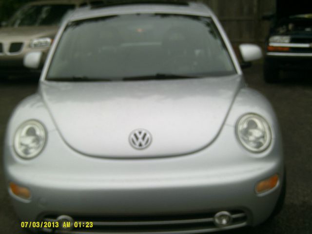 Volkswagen New Beetle 2000 photo 2