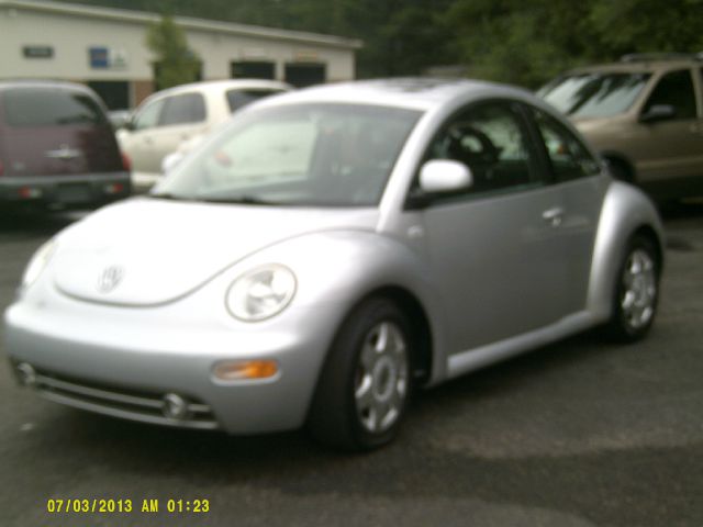 Volkswagen New Beetle 2000 photo 4