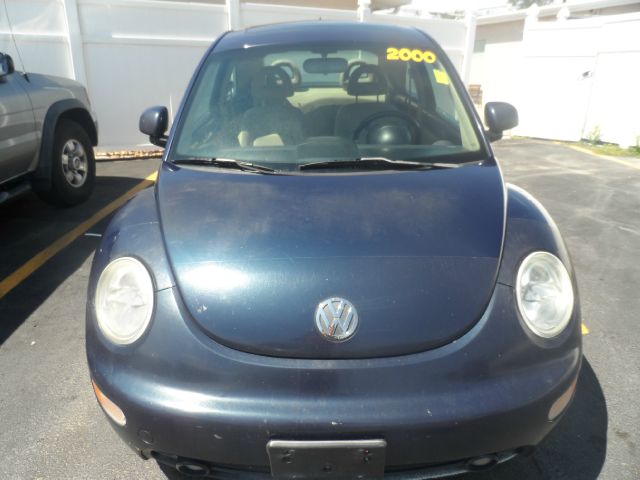 Volkswagen New Beetle 2000 photo 2