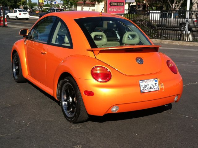 Volkswagen New Beetle 2000 photo 4