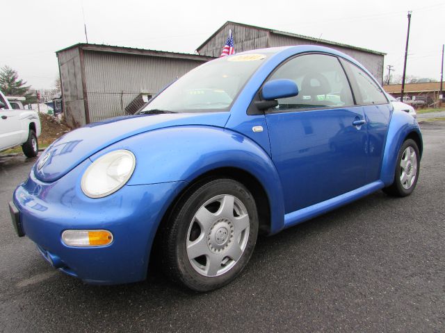 Volkswagen New Beetle 2000 photo 2