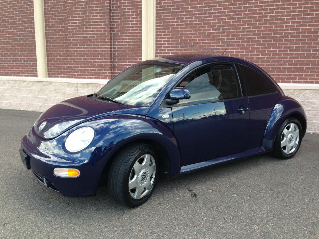 Volkswagen New Beetle 2000 photo 3