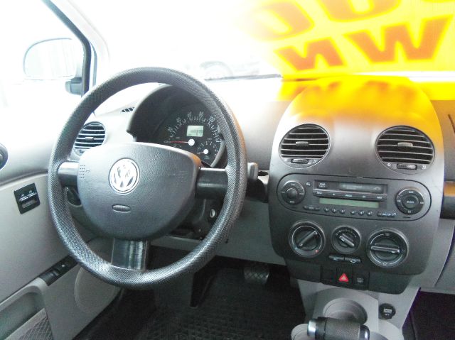 Volkswagen New Beetle 2000 photo 5