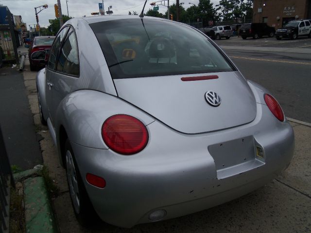 Volkswagen New Beetle 2000 photo 6