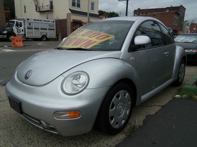 Volkswagen New Beetle 2000 photo 7