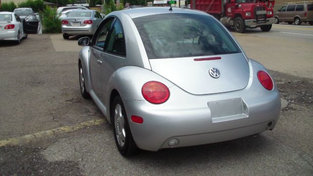 Volkswagen New Beetle 2001 photo 2