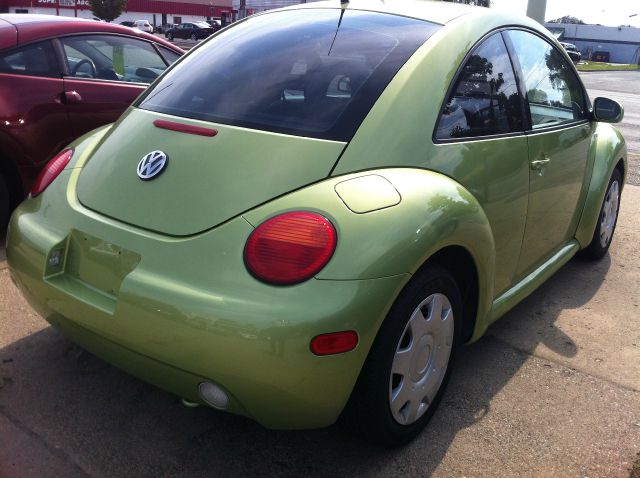 Volkswagen New Beetle 2001 photo 2