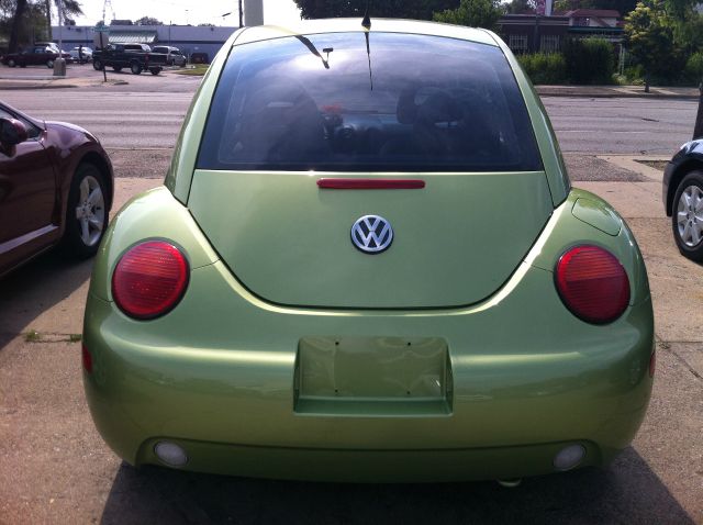 Volkswagen New Beetle 2001 photo 4