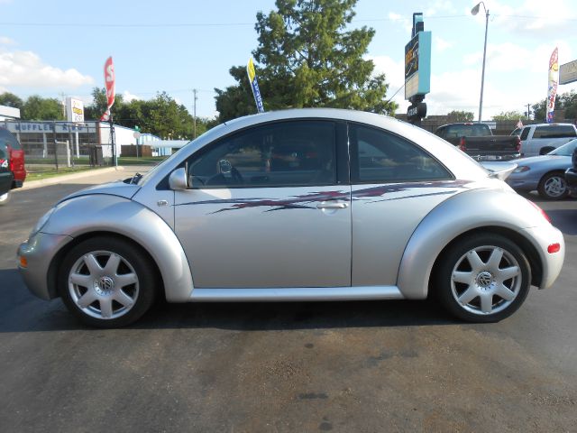 Volkswagen New Beetle 2001 photo 1