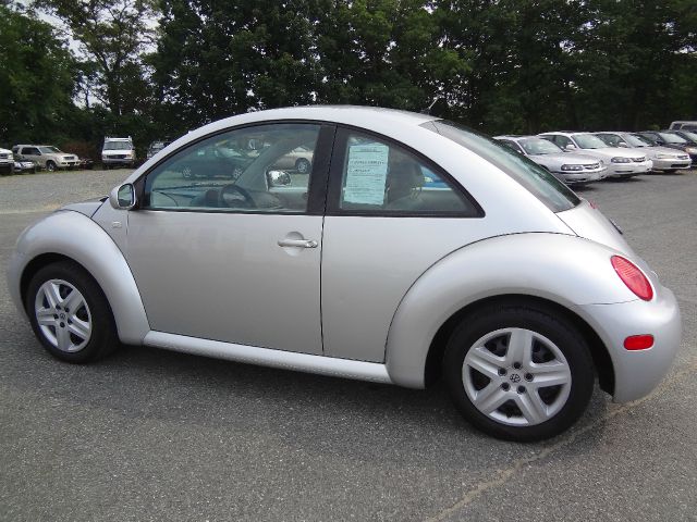 Volkswagen New Beetle 2001 photo 1