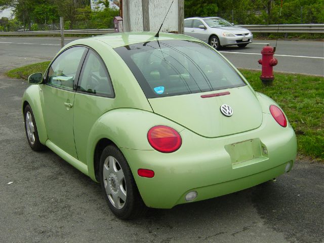 Volkswagen New Beetle 2001 photo 4