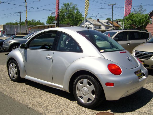 Volkswagen New Beetle 2001 photo 1