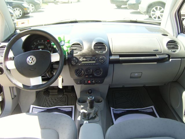 Volkswagen New Beetle 2001 photo 7