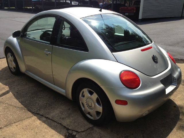 Volkswagen New Beetle 2001 photo 1