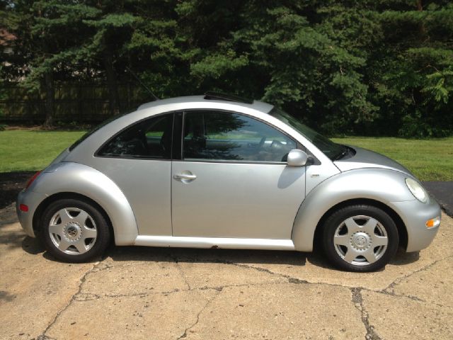 Volkswagen New Beetle 2001 photo 4