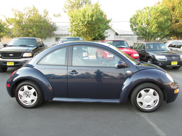 Volkswagen New Beetle 2001 photo 4