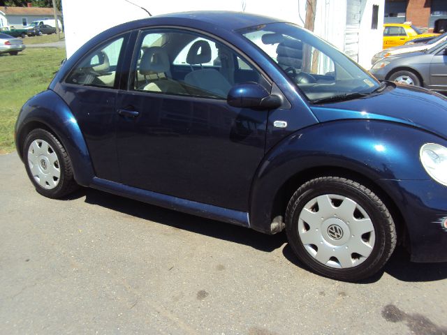 Volkswagen New Beetle 2001 photo 2