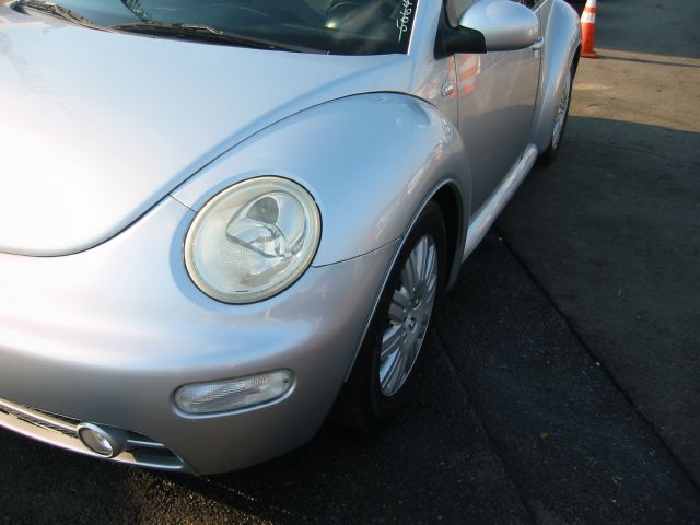 Volkswagen New Beetle 2001 photo 2