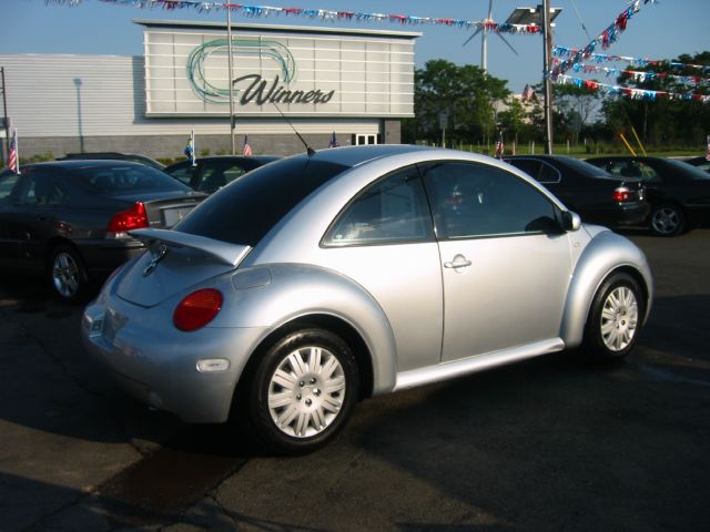 Volkswagen New Beetle 2001 photo 23