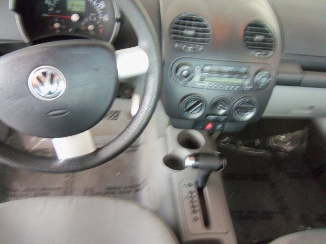 Volkswagen New Beetle 2001 photo 1