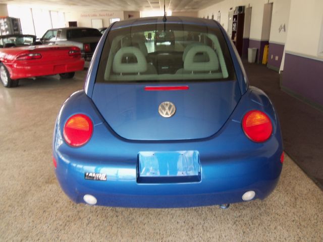 Volkswagen New Beetle 2001 photo 4