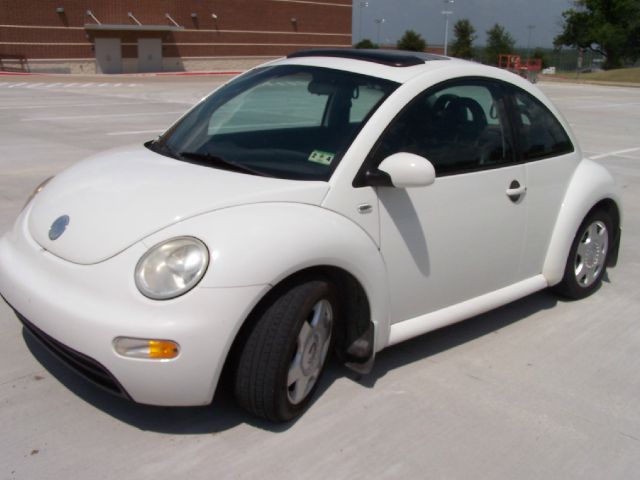 Volkswagen New Beetle 2001 photo 1