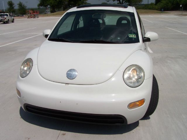 Volkswagen New Beetle 2001 photo 2