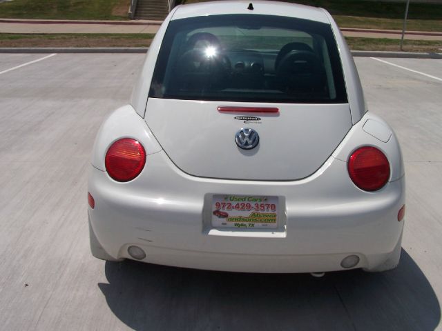 Volkswagen New Beetle 2001 photo 3