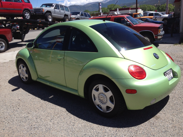 Volkswagen New Beetle 2001 photo 3