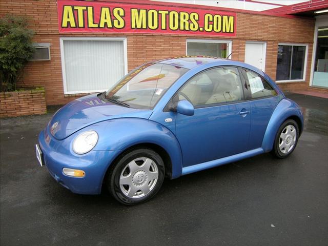 Volkswagen New Beetle FWD 4dr Sport Hatchback