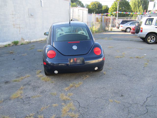 Volkswagen New Beetle 2001 photo 1