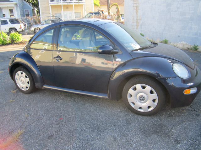 Volkswagen New Beetle 2001 photo 4