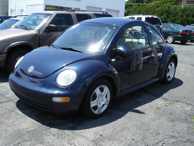 Volkswagen New Beetle 2001 photo 2