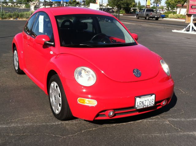 Volkswagen New Beetle 2001 photo 2