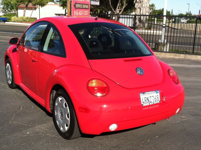 Volkswagen New Beetle 2001 photo 3