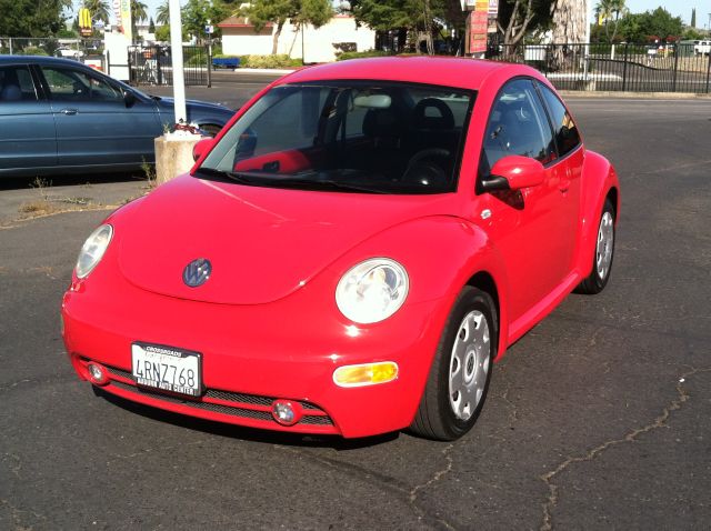 Volkswagen New Beetle 2001 photo 4