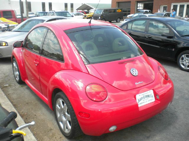 Volkswagen New Beetle SE Crew Cab 4WD FFV Hatchback