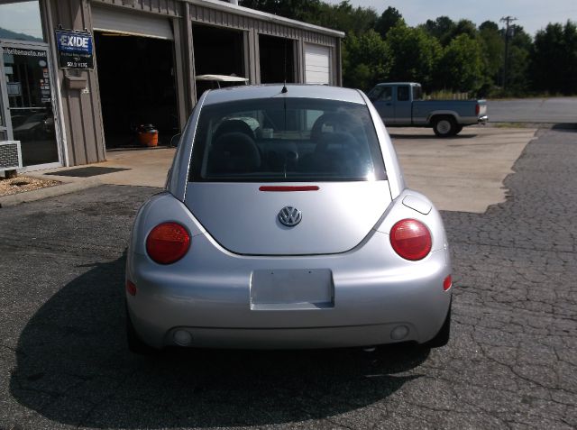 Volkswagen New Beetle 2001 photo 1