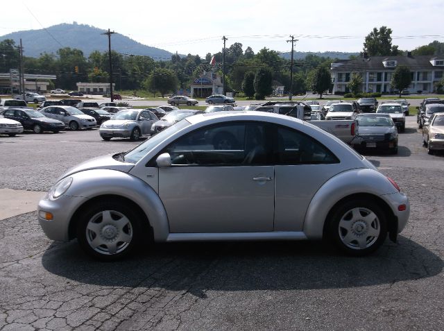 Volkswagen New Beetle 2001 photo 3