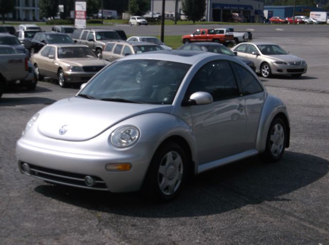 Volkswagen New Beetle 2001 photo 4