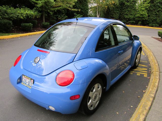 Volkswagen New Beetle 2001 photo 3