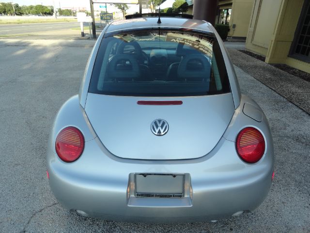 Volkswagen New Beetle 2001 photo 19