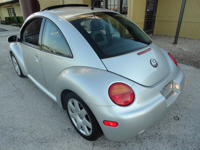 Volkswagen New Beetle 2001 photo 20