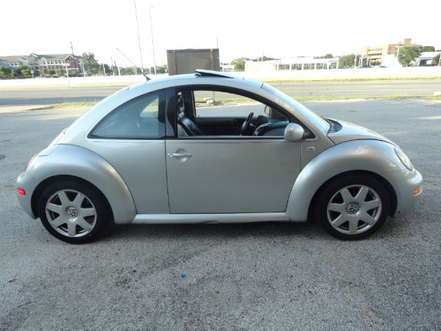 Volkswagen New Beetle 2001 photo 24