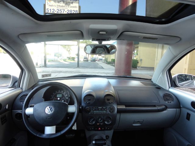 Volkswagen New Beetle 2001 photo 5