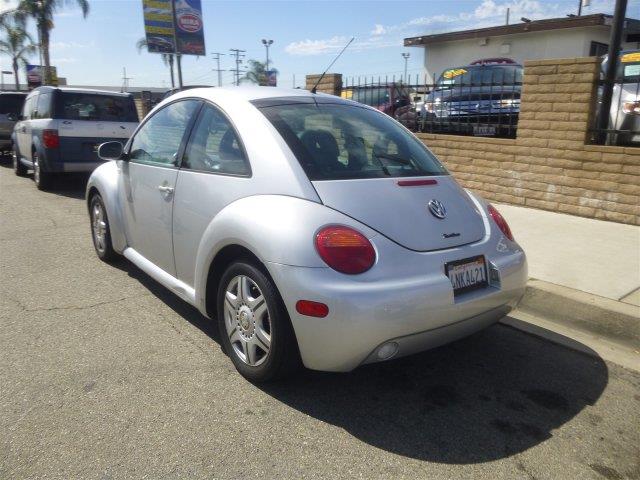 Volkswagen New Beetle 2001 photo 4