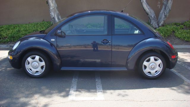 Volkswagen New Beetle 2001 photo 4