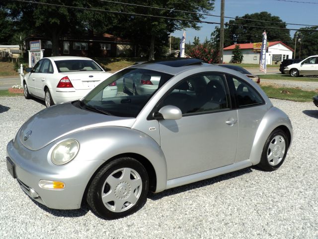 Volkswagen New Beetle 2001 photo 4