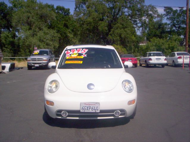 Volkswagen New Beetle 2001 photo 1